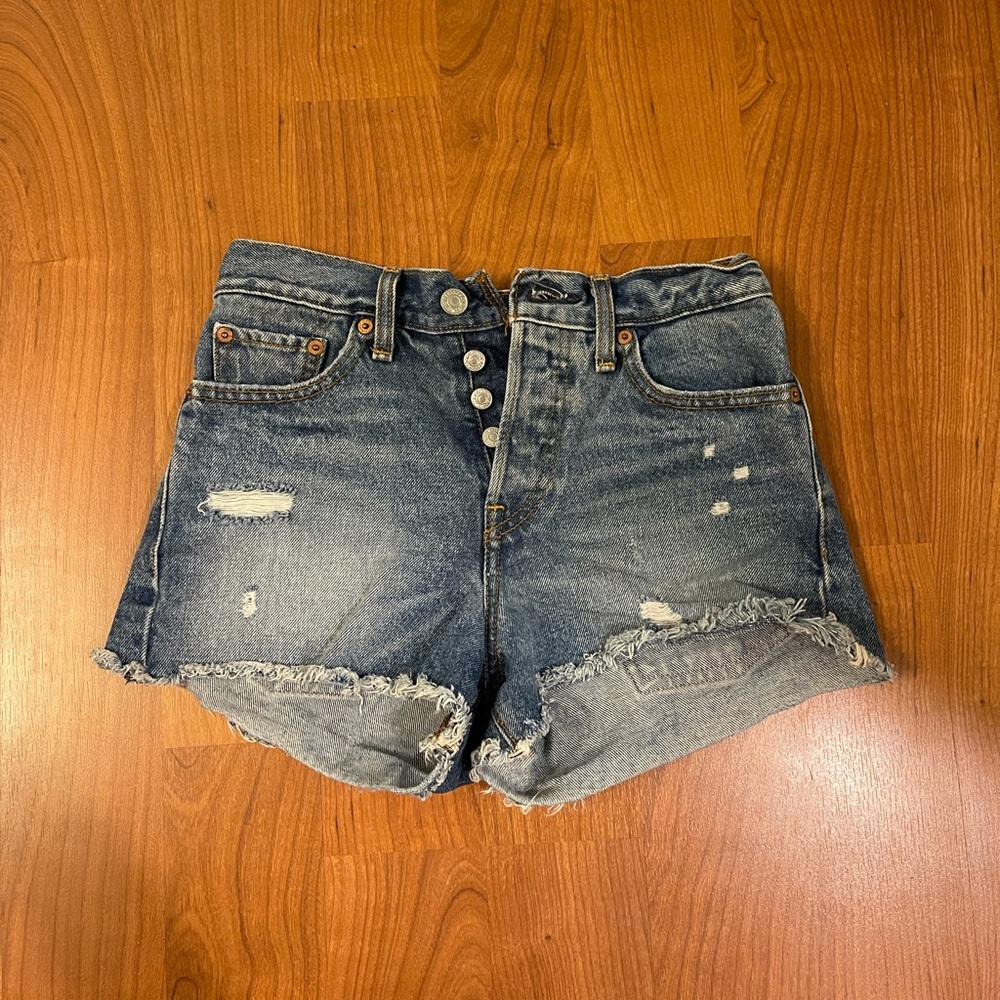 Levi’s shorts